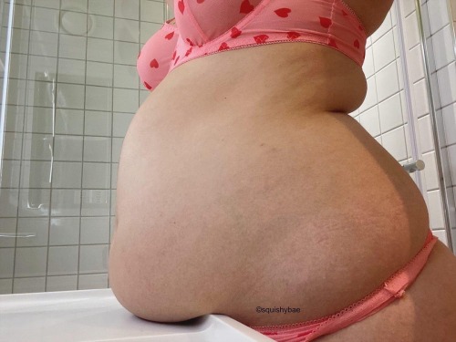 Porn Pics squishy-baexo:Belly flop 💕✨ all my links