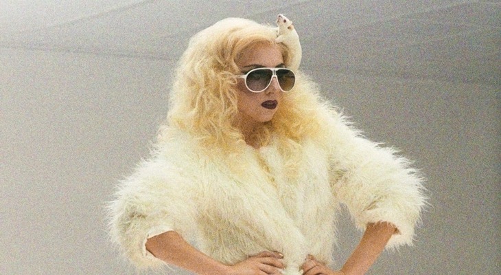 FASHION CREDITS: ‘BAD ROMANCE’ MUSIC VIDEOLady Gaga premiered the music video to the first single from her ‘The Fame Monster’ EP - ‘Bad Romance’ on November 10, 2009. The video was directed by Francis Lawrence. We can all agree that this was her Opus...