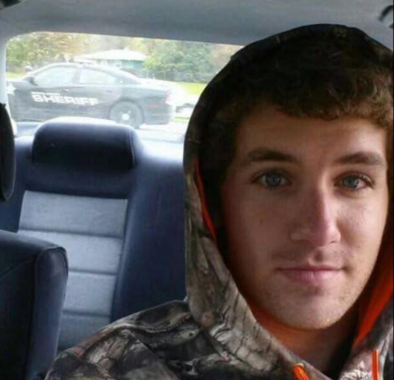 redneck-lover:  Talking to this cutie on KIK who lives like 25 minutes away and he