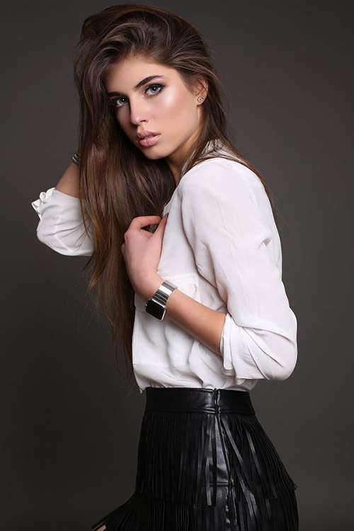 https://amazinggirlsphotos.tumblr.com/post/160769514657