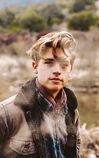 Cole Sprouse Tumblr_oswdiae60S1s3ta8vo5_250