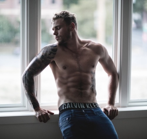 allmalecelebs:  Gus Kenworthy