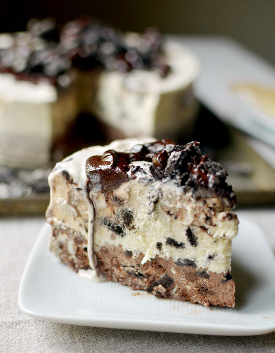 chocolateguru:    Frozen Chocolate Oreo Ice Cream Cake      