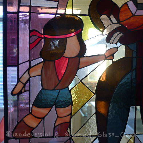 leodewijs: I made a SU inspired stained-glass design and collaborated with @stainedglassgeek wh