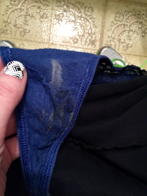 jigglybeanphalange:  Messy panties after adult photos