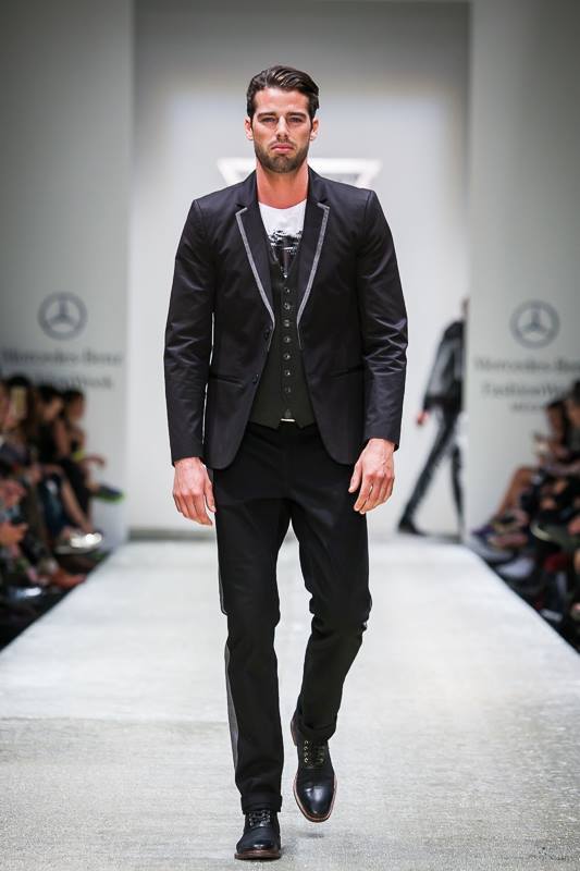 dannyboi2-model-behavior:  chriscruzism:  GUESS at Mercedes Benz Fashion Week Mexico