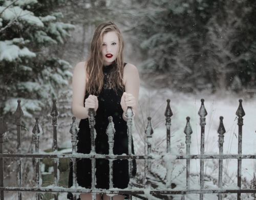 gazeing:  Pale & Cold 