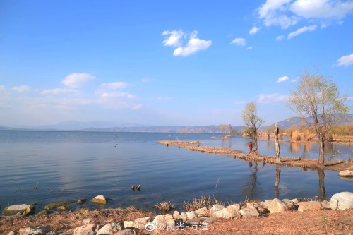 Erhai, Dali, Yunnan Province By -