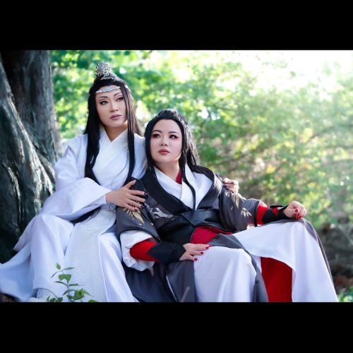 “I want to nighthunt with you for the rest of my life.”Wangxian romantic photos for your indulgenc