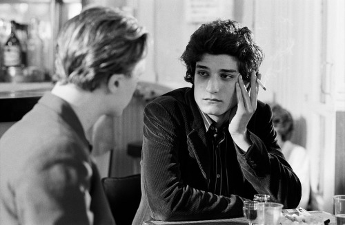 lovefrenchisbetter:    Michael Pitt and Louis Garrel on set of the film The Dreamers, directed by Bernardo Bertolucci.  