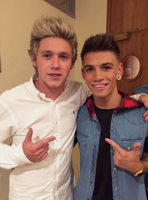 exclusivekiks:  19 yr old, Jake Sims from X-Factor (UK) boy band, “Stereo Kicks” gets exposed 💋💋💋 Follow me: http://exclusivekiks.tumblr.com/ 