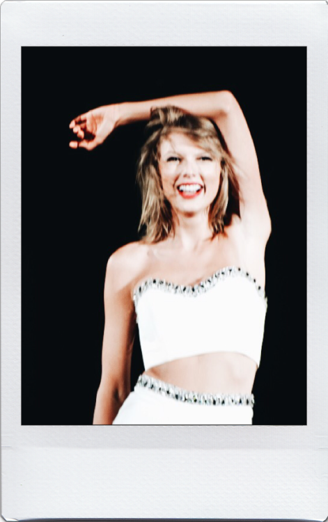 vinnnieg126:Gillette Night 1 as Polaroids
