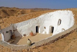 basquiat1998:  ilovelibya: Cave home with