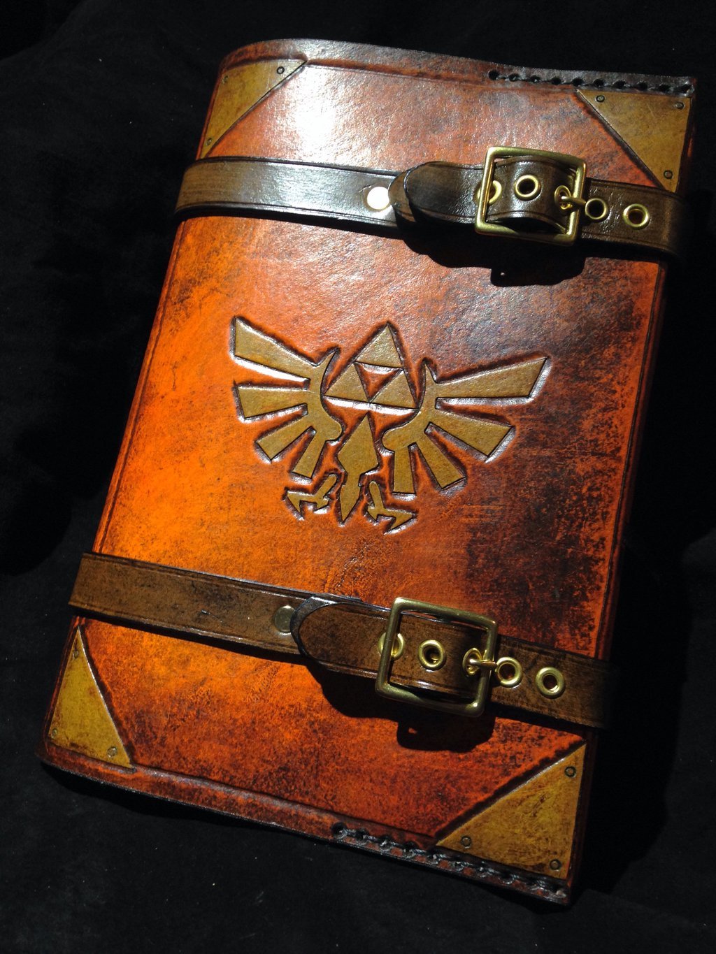 mighty-mouse-mo:it8bit:Leather Legend of Zelda Triforce Book Cover  Available for