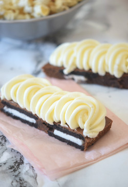 sweetoothgirl:  Oreo Fudge Brownies 