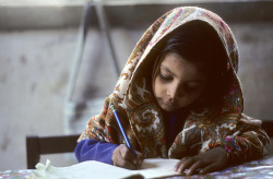 allasianflavours:  Portrait of Pakistani Schoolgirl by United Nations Photo 