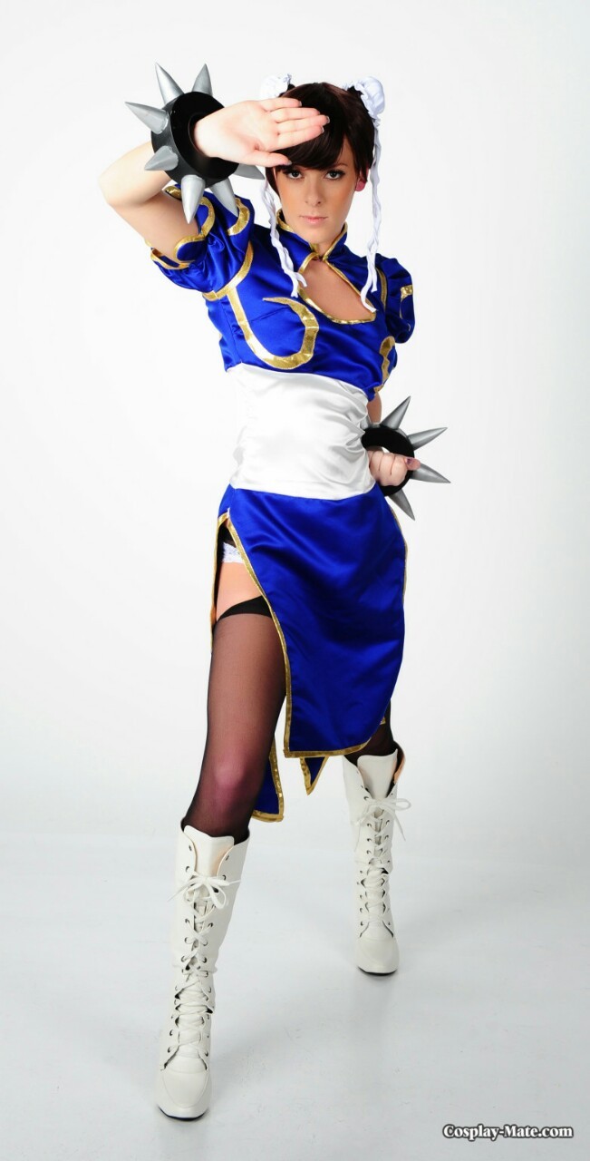 irishgamer1:  Chun-li from Street Fighter showing us everything. Cute little ass.