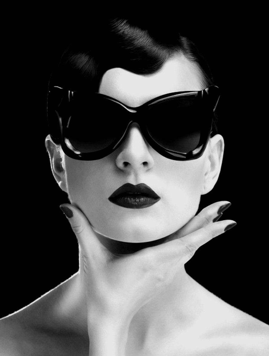 VAMP DREAMING IN HOLLYWOOD