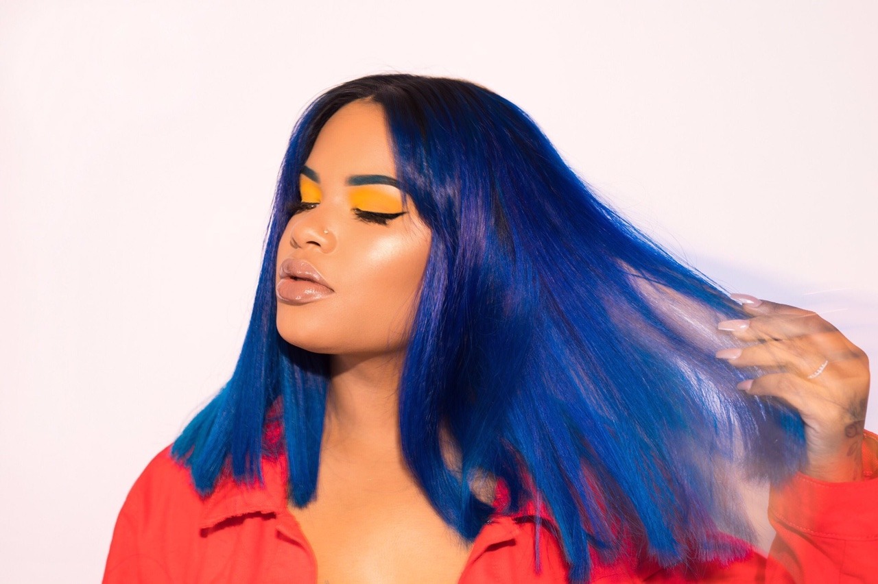 cocoabutter-brushes:Alissa Ashley giving us primary color vibes 🌈
