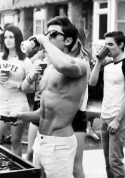 AÍ ESSE HOMEM 