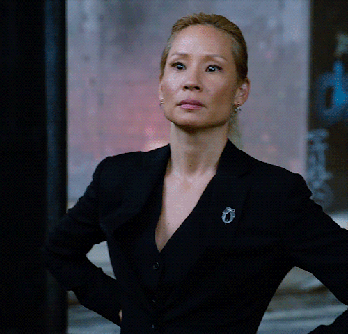  #elementary#joan watson #vest and suit  #no shirt no tie #still good#lucy liu#fav forever#//
