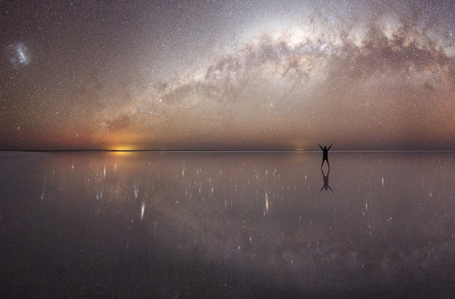 nubbsgalore:photos by julie fletcher from lake eyre, a remote salt flat in the south of australia; t