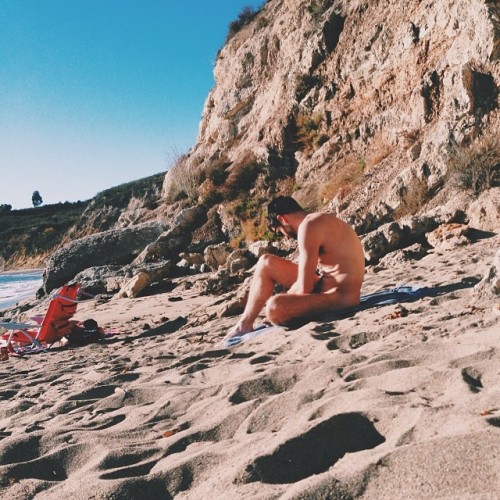natureandnudity:  ayearofdeepcreek:  “Everyone at this nude beach is so nice. sharing beers and smokes and striking up conversation.”  I need to go visit this beach. Nature & Nudity…as it should be. Go bare, share & visit the archives.