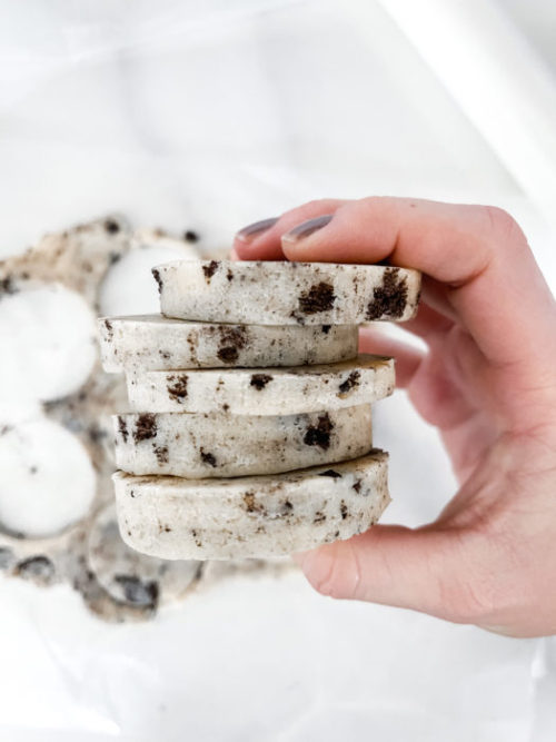 fullcravings:  Cookies and Cream No Spread Sugar Cookie