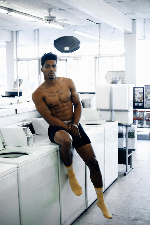 meninvogue: Rome Flynn