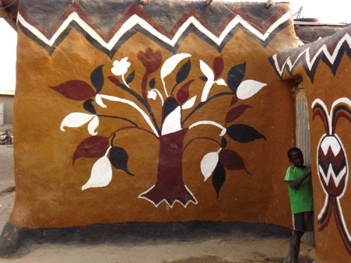 sarraounia: Details of Gaoui ( small village near N’djamena) houses. Like Oualata architecture