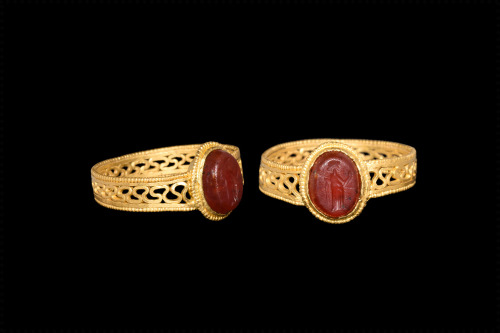 Roman openwork gold ring with carnelian intaglio of a goddess, c. 1st-2nd centuries CE. From Timelin