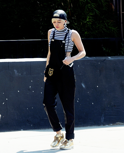 Miley Cyrus goes furniture shopping in Studio City on June 25th