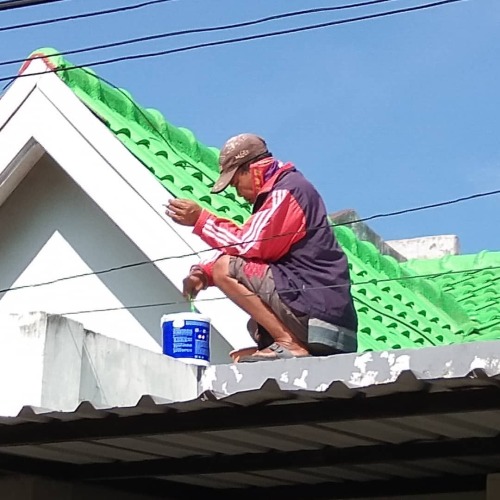 Maybe a bit too mellow for his own good? #homerepairs #greenpaint #eastjava #indonesia #mellow #upon