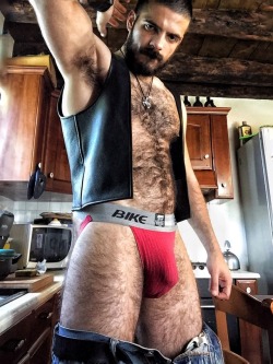 Follow my two hairy men blogs:http://sambrcln.tumblr.comhttp://hairysex.tumblr.com