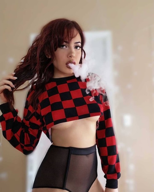 thesmoke-easy: Sabina Rouge