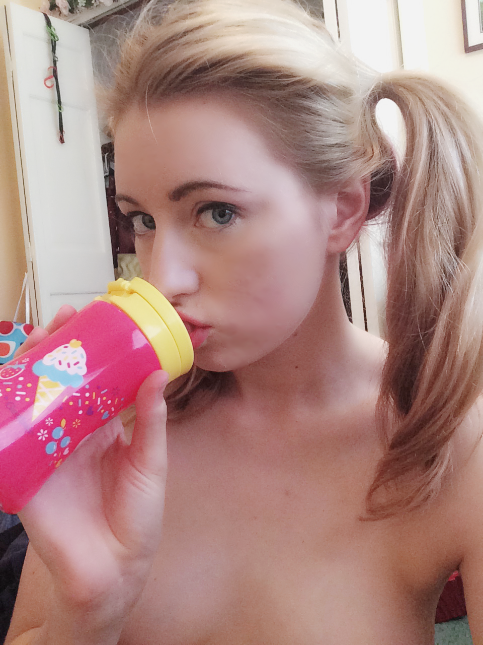 lilangelbabygirl:  homagetoyouandrew33440:My first bottle 