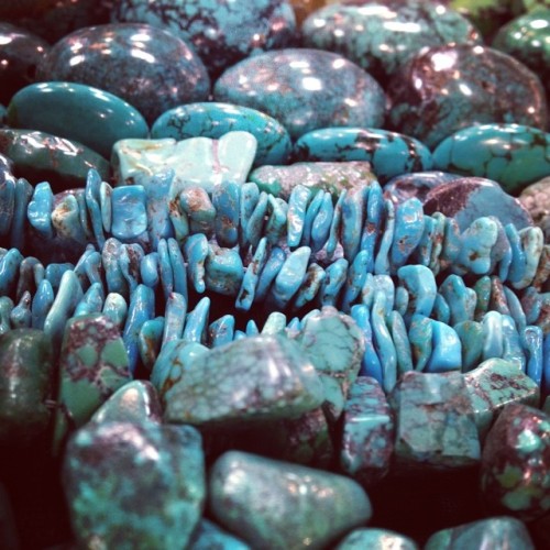 Love me some Chinese turquoise. #turquoise #beads #blue #fashion #trends (at www.rings-things.com)