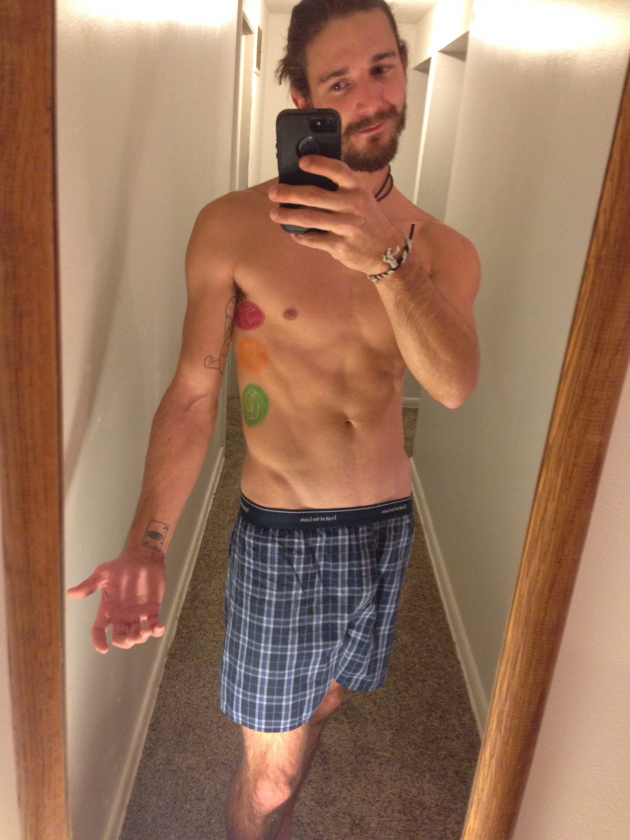 wilmingtonncyummy:    Yum  Handsome lad.
