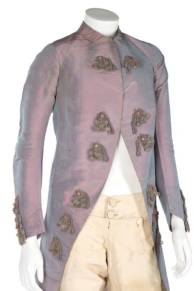 historicaldress:A young man’s lavender/pink changeant silk banyan, 1770s-80s, with two hooks to fast