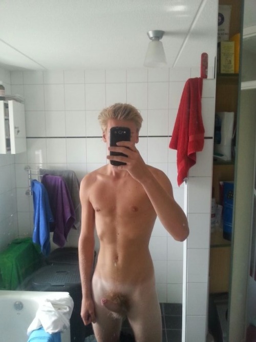 ...AND YET ANOTHER UNNECESSARY GAY NUDITY BLOG