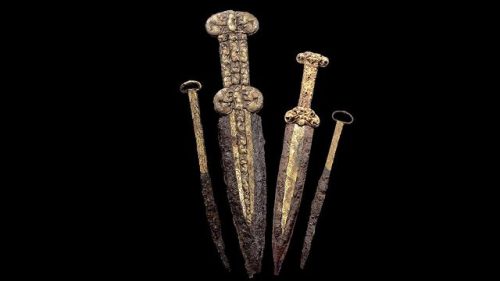 Scythian iron daggers, 5th century BC