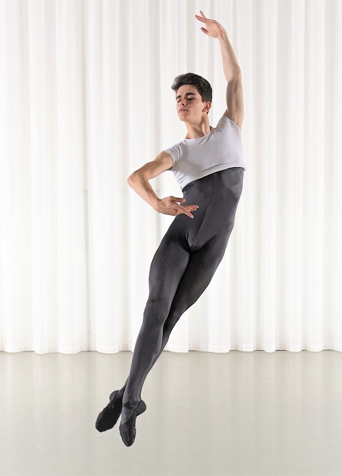 lovelyballetandmore: Darius Catana  | Photo