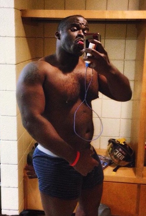 thickumsandthangs21: Big Black Buck! IG: tokyodjinn