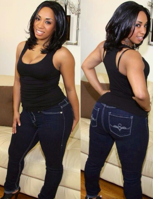 iseebigbooty:I love a phat azz in tight jeans.