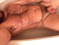 bearsex1:  fhabhotdamncobs:  W♂♂F  Picture of me the tub 