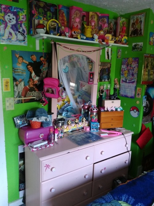 90s-2000sgirl:My Room updated Part 3