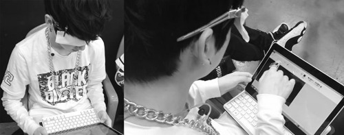 leechea:  In reality, Jeongguk is busy on paint while V is playing games online. 