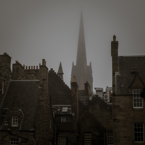 witchy-kitchen-craft: Spooky foggy Edinburgh. Part 1