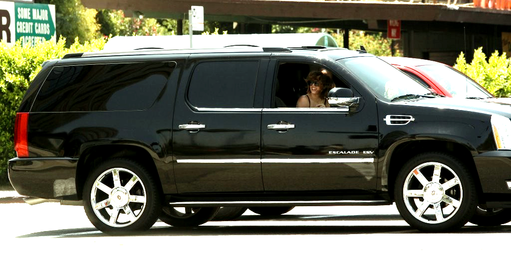 stateoftheartpop:  disneyprincess-high:  gagaroyale:  Gaga spotted yesterday in Los