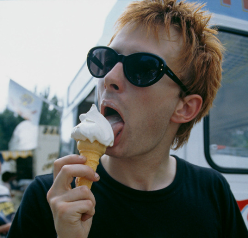 geminiscene:  thom yorke of radiohead, 1994.